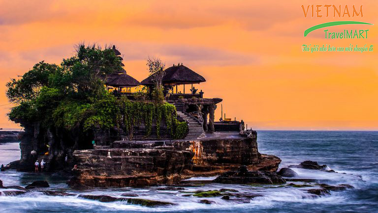 Ngôi Đền Linh Thiêng Tanah Lot
